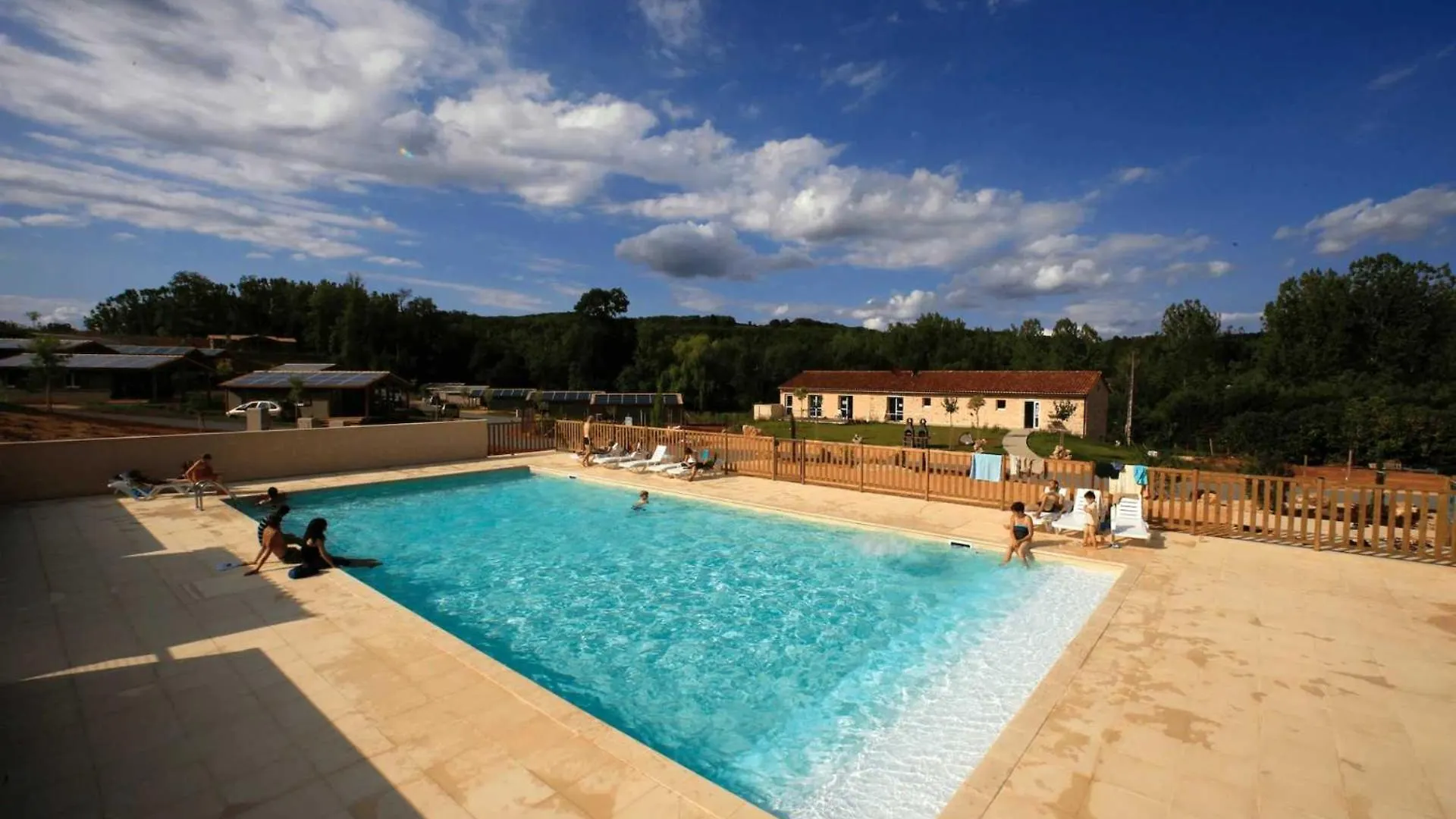 Chalet 3 Etoiles - Piscine - Eebbie Cazals
